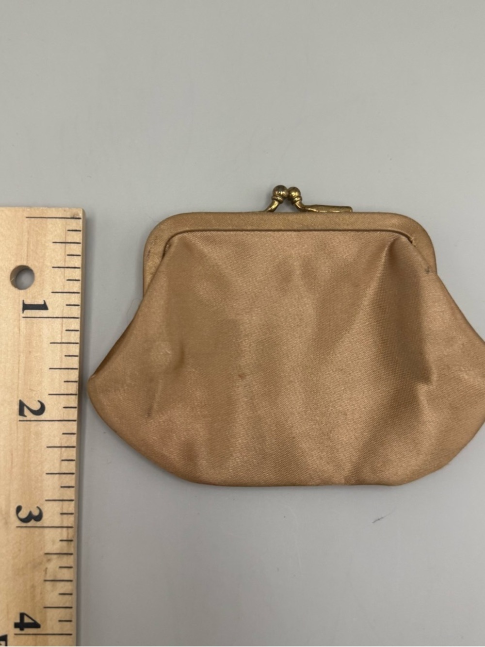 Vintage Satin Golden Kiss Lock Coin Change Purse/Pouch  Women’s 3x4” - Picture 4 of 4